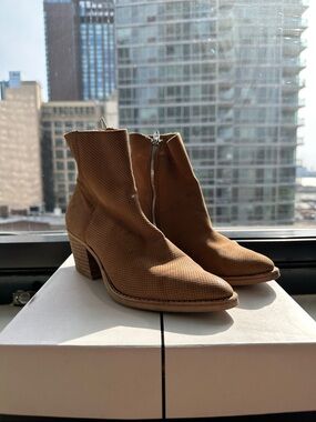Dolce Vita Tan Nubuck Leather Ankle Boots - Women